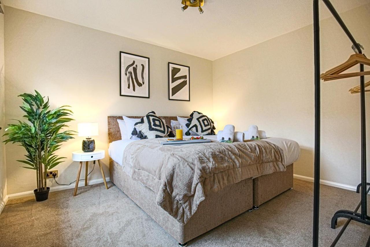 Apartment Homely Two Bedroom Bungalow In With Sky Tv, Free Wifi & Parking By Hp Milton Keynes